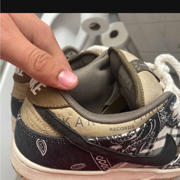 travis scott dunks - Picture 3 of 7